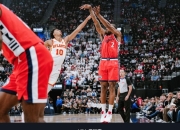 包含快船核心再次高效出击，率队战胜对手的词条