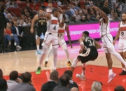 关于雄鹿防守疲软暴露问题，需加强篮筐保护的信息