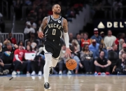 雄鹿三巨头联手，命运悬念得分突破，独行侠冲击季后赛！