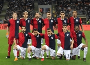 包含卡利亚里球员赛前训练，备战全力以赴的词条